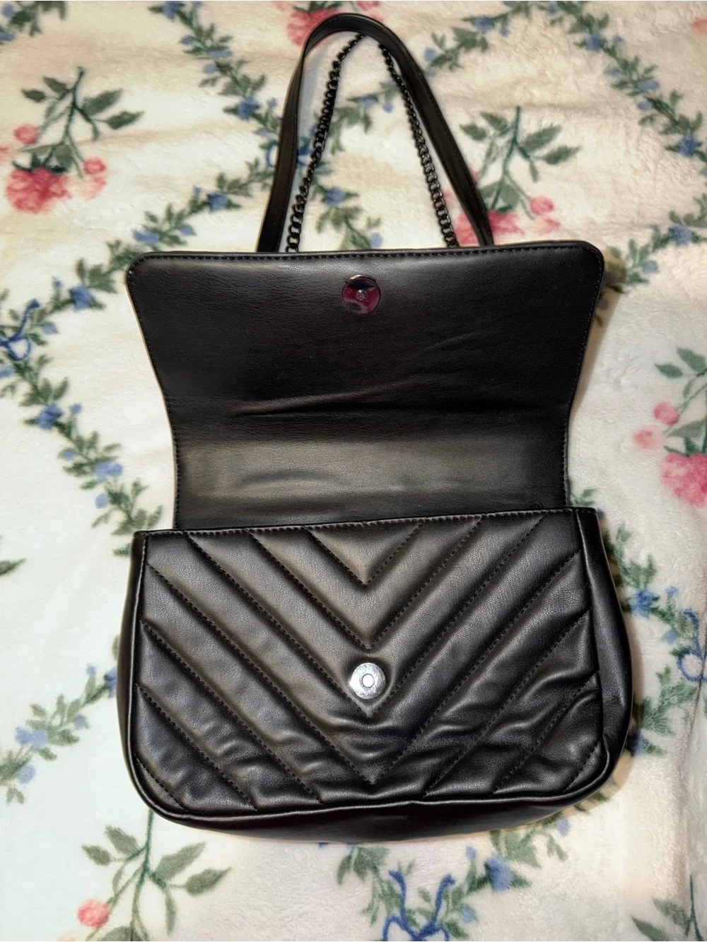 DKNY Black Quilted Crossbody Bag with Chain Strap